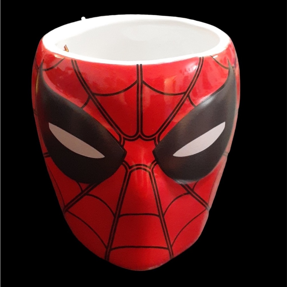 Marvel Spider-Man Homecoming coffee mug. Red novelty 16 oz NWT